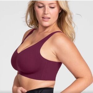 - HoneyLove Underwire-free lift Bra